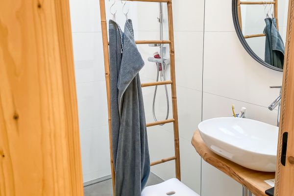 massivholzbau, massivholz, thoma holz100, neubau, einfamilienhaus, efh, badezimmer