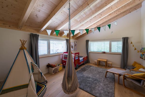 KfW40, KfW40 Holzhaus, Holzhaus, Massivholz, Holzvertäfelung, Kinderzimmer