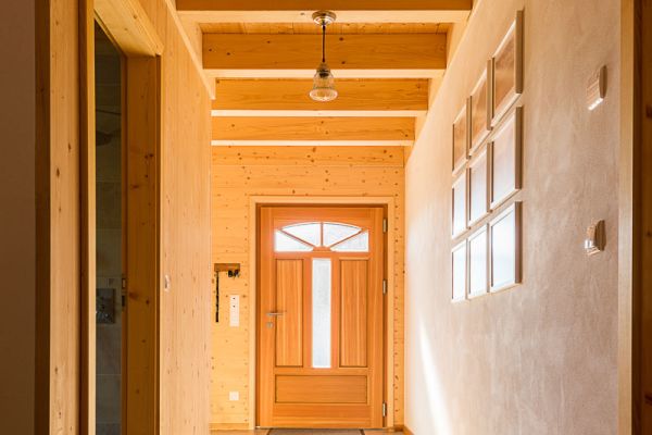 massivholzbau, massivholz, thoma holz100, neubau, einfamilienhaus, efh, thoma holz100 Gang