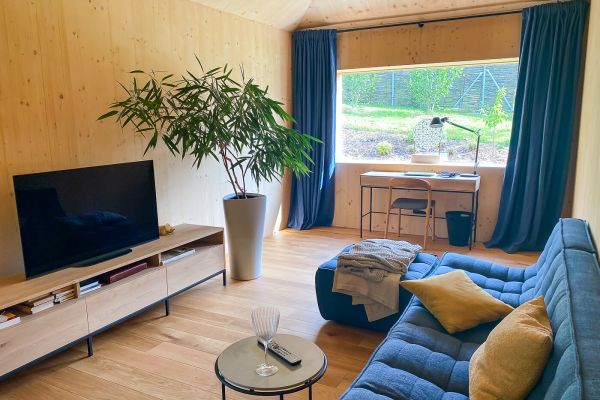 Thoma Holz100 Haus, Wohnraum, Holzhaus