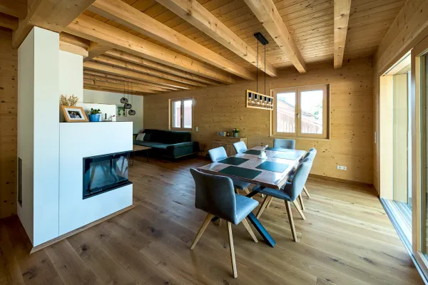 holzhaus, thomaholz100, holz100, thoma, neubau, massivholzhaus, massivholz, mondholz, efh, einfamilienhaus, wohnraum