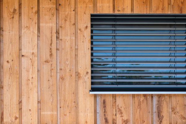 KfW40, Holzhaus, Massivholz, Holzvertäfelung, Fenster