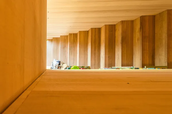 massivholzhaus, massivholz, holzhaus, holzhausbau, hausbau, holzbau, efh, einfamilienhaus, einfamilienhaus aus holz, holzfassade, holztreppe, treppe