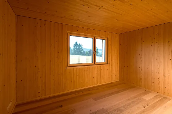 massivholzhaus, massivholz, holzhaus, holzhausbau, hausbau, holzbau, efh, einfamilienhaus, einfamilienhaus aus holz, holzfassade, holzinnenverkleidung, holzwand, holzwaende